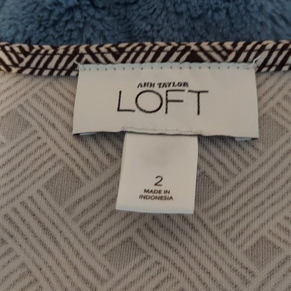 Woman's Ann Taylor LOFT Faux Wrap Dress Size 2 - Picture 4 of 8